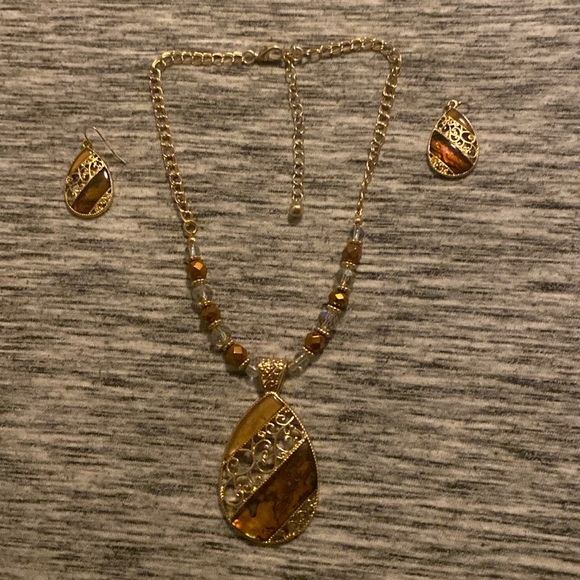 Brown and Gold Tear-Drop Pendant Costume Jewelry Necklace and Earring Set - Picture 2 of 14